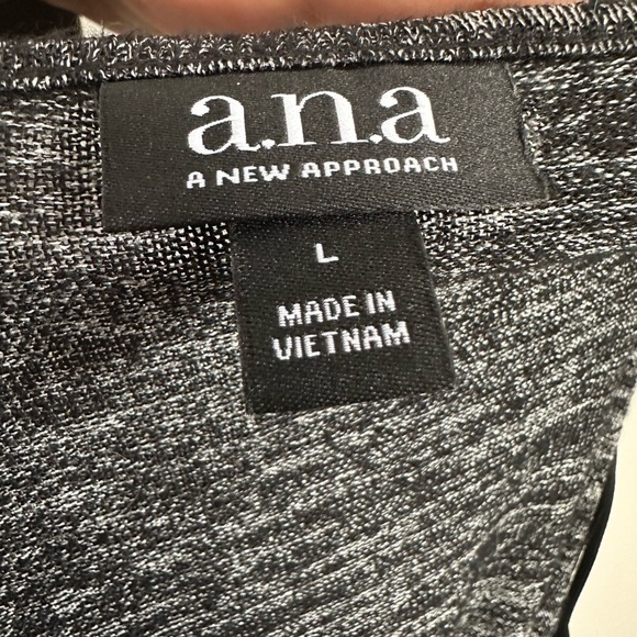**3 for $15**a.n.a. Gray Women's Blouse - Picture 5 of 5